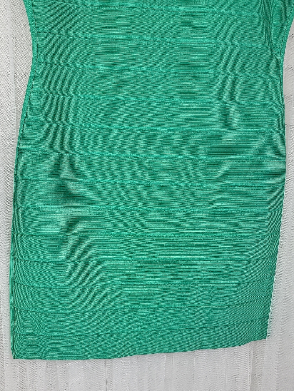 Herve Leger Green Textured Bandage Mini Dress. Size L - Picture 4 of 14